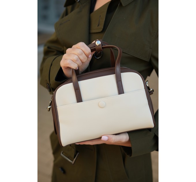 Женская сумка с натуральной кожи молочная/коричневая BAGS4LIFE (T) 5159# с кнопкой