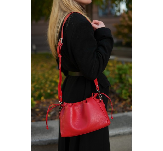 Жіноча сумка з натуральної шкіри червона BAGS4LIFE 99-57 із затяжками