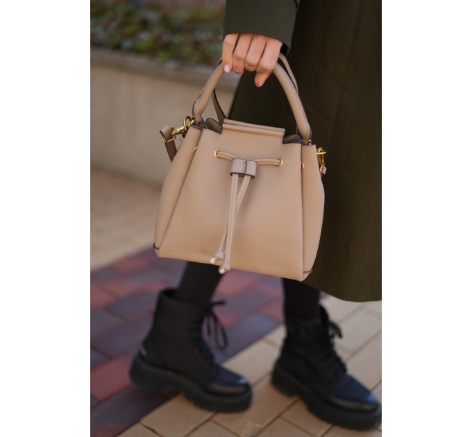 Сумка женская с натуральной кожи бежевая BAGS4LIFE 81899 с длинной ручкой