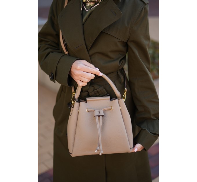 Сумка женская с натуральной кожи бежевая BAGS4LIFE 81899 с длинной ручкой