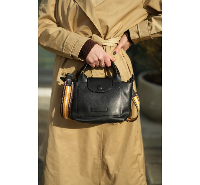 Сумка жіноча з натуральної шкіри чорна BAGS4LIFE 2214 з клапаном та кнопкою