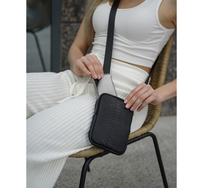 Женская сумка из натуральной кожи для смартфона черная Vito Torelli 1096/2 4071 с питоном