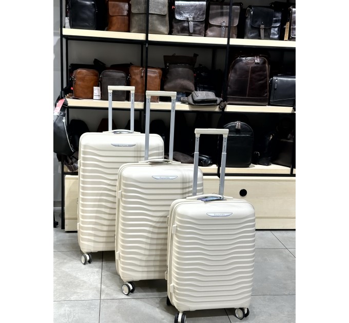 Чемодан маленький пластиковый, ручная кладь BAGS4LIFE PP1220 кремовый