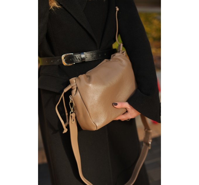 Жіноча сумка з натуральної шкіри бежево-коричнева BAGS4LIFE 99-57 з затяжками