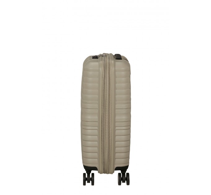 Валіза середня пластикова American Tourister Flytwist MI1*05002