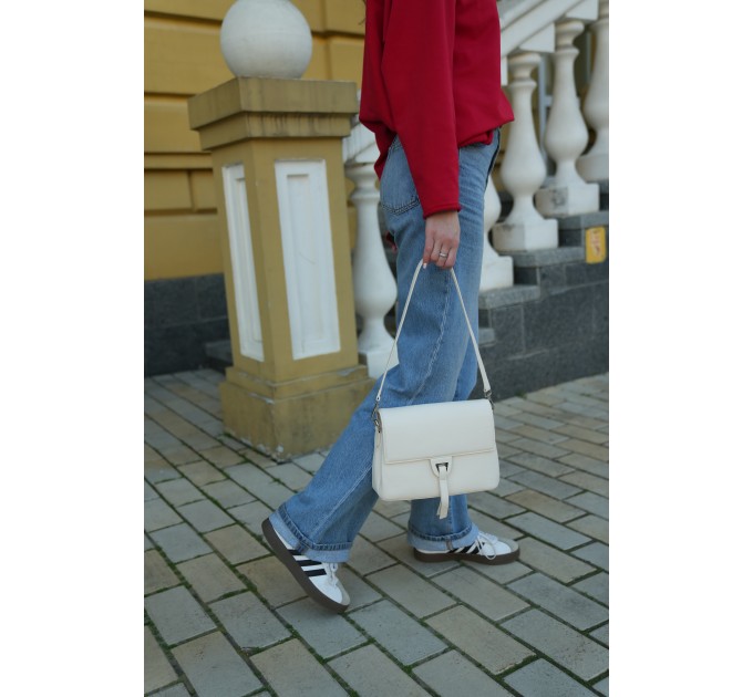Женская сумка кросс-боди из натуральной кожи молочная BAGS4LIFE 33011 с клапаном и хлястиком