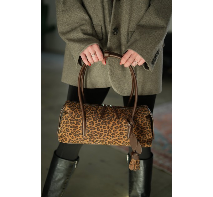 Жіноча сумка-багет з натуральної замші та шкіри коричнева BAGS4LIFE 78009 з брелоком