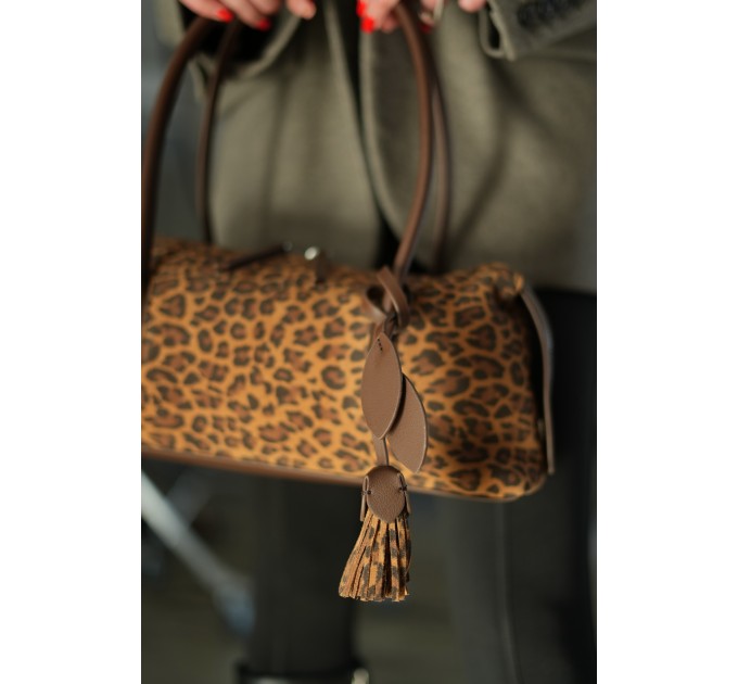 Жіноча сумка-багет з натуральної замші та шкіри коричнева BAGS4LIFE 78009 з брелоком