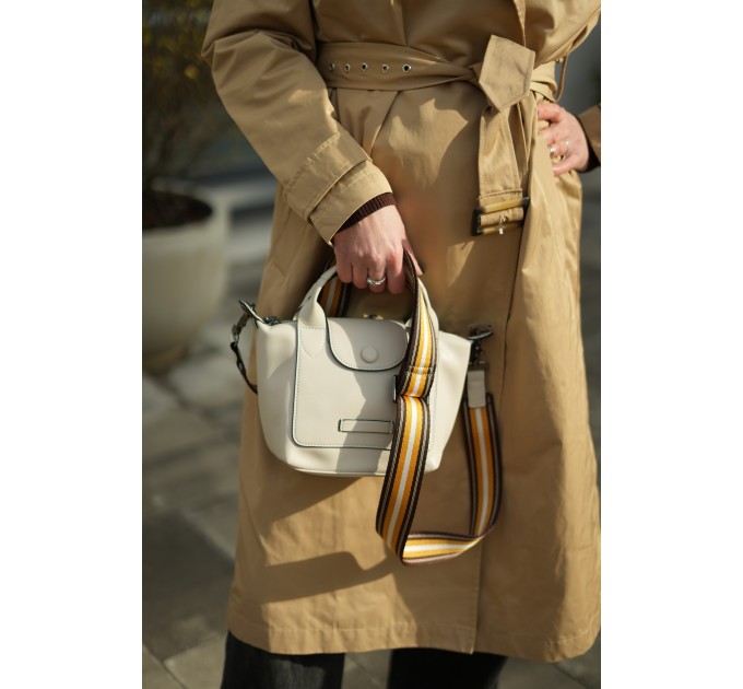 Сумка жіноча з натуральної шкіри біло-сіра BAGS4LIFE 2214 з клапаном та кнопкою