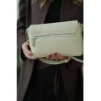 Женская сумка из натуральной кожи бело-молочная BAGS4LIFE 99167 с клапаном и застежкой