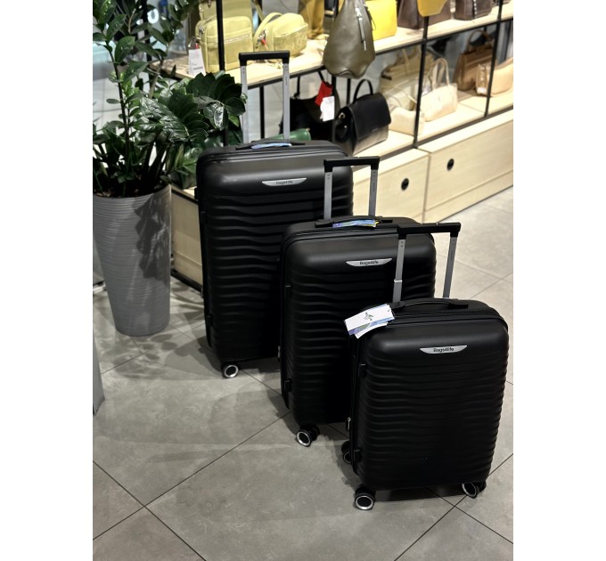 Чемодан средний пластиковый BAGS4LIFE PP1220 черный