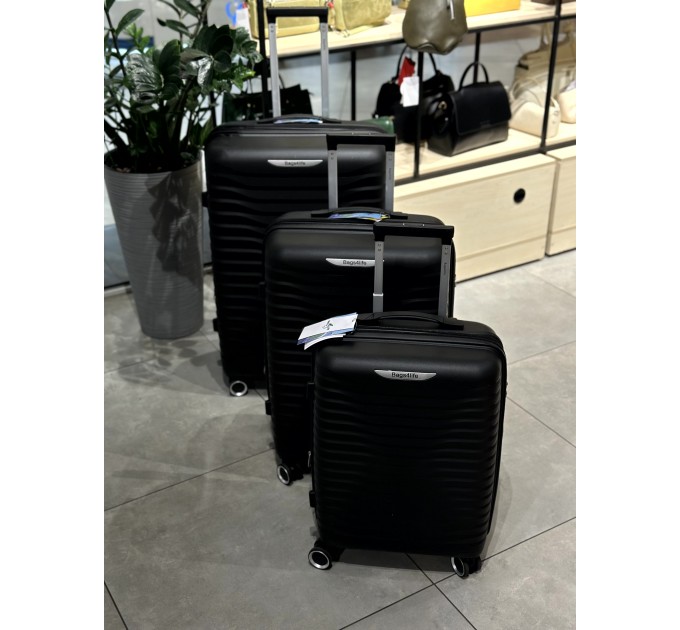 Чемодан средний пластиковый BAGS4LIFE PP1220 черный