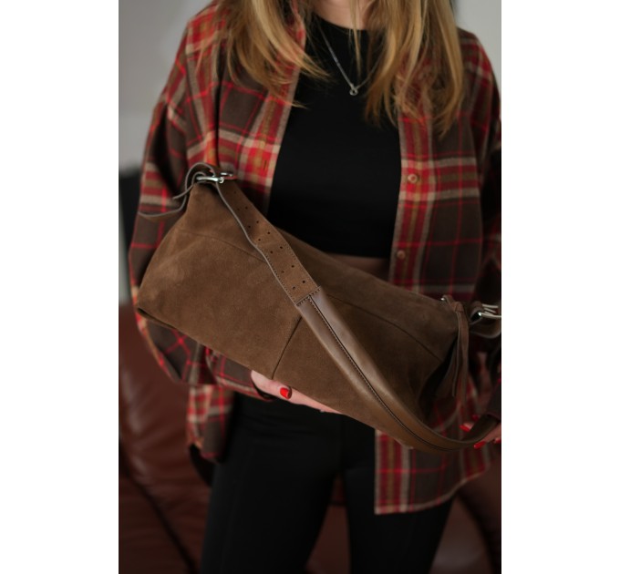 Жіноча сумка-багет з натуральної замші та шкіри сіро-бежева BAGS4LIFE 8205-8 з широкою ручкою