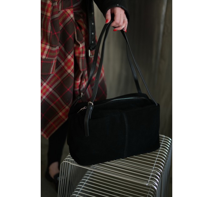 Жіноча сумка з натуральної шкіри та замші чорна BAGS4LIFE 8213-8 з двома ручками