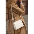 Женская сумка-месенджер из натуральной кожи молочная BAGS4LIFE 6065 прямоугольная