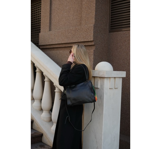 Женская сумка из натуральной черная BAGS4LIFE 2065 с брелоком