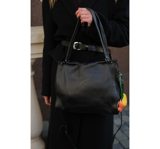 Женская сумка из натуральной черная BAGS4LIFE 2065 с брелоком