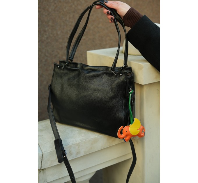 Женская сумка из натуральной черная BAGS4LIFE 2065 с брелоком