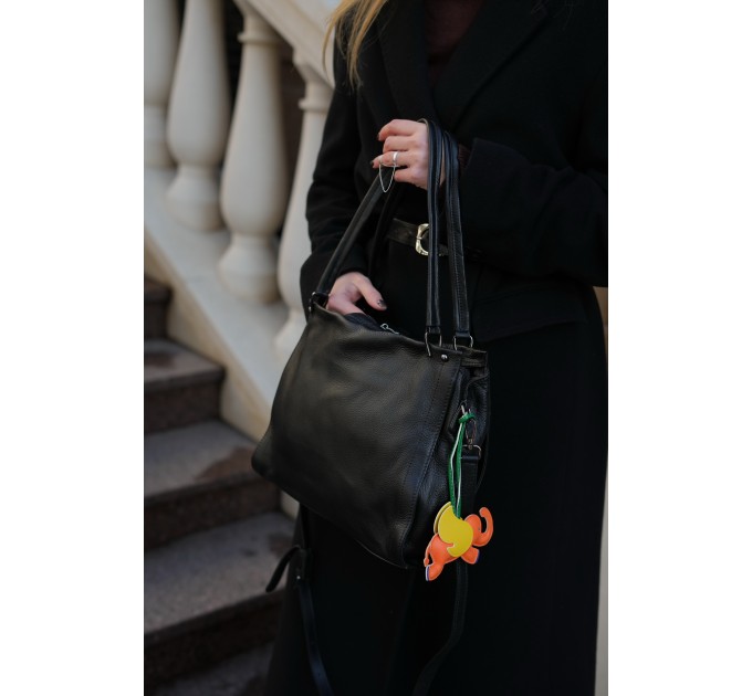 Женская сумка из натуральной черная BAGS4LIFE 2065 с брелоком