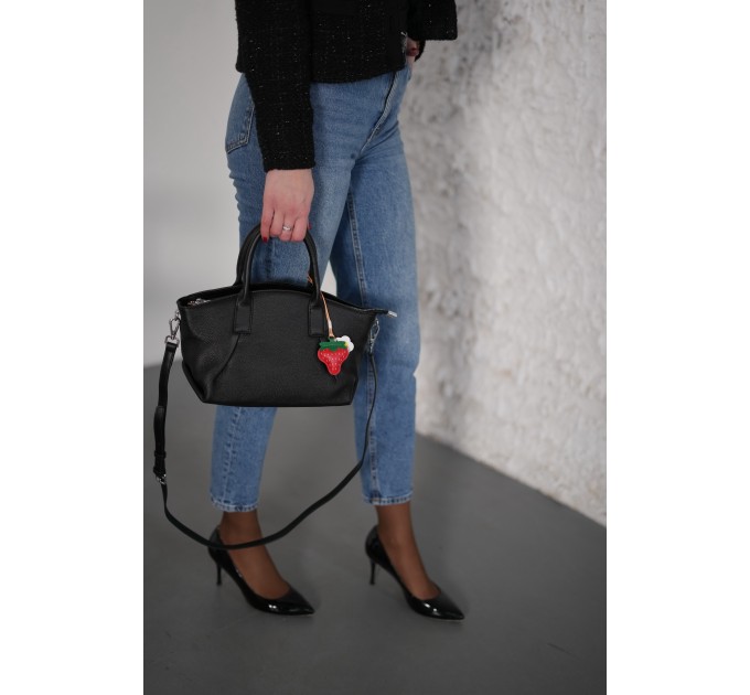 Жіноча сумка-тоут з натуральної шкіри чорна BAGS4LIFE 88-02 із защипами та брелком
