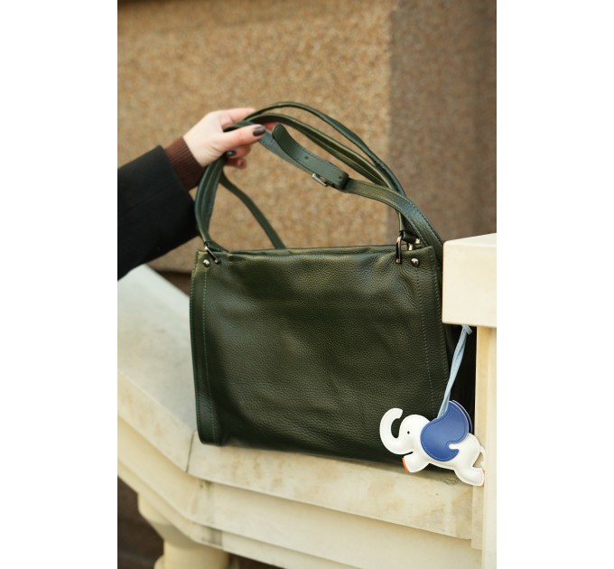 Жіноча сумка з натуральної шкіри темно-зелена BAGS4LIFE 2065 з брелоком