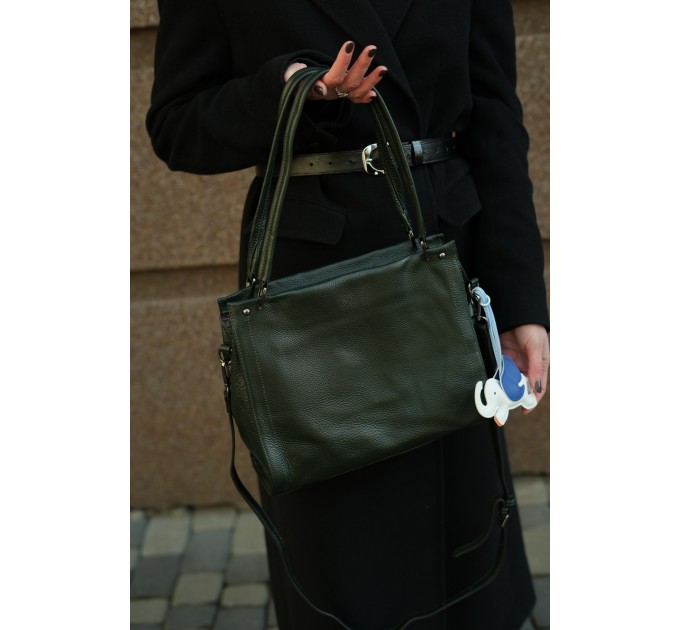 Жіноча сумка з натуральної шкіри темно-зелена BAGS4LIFE 2065 з брелоком