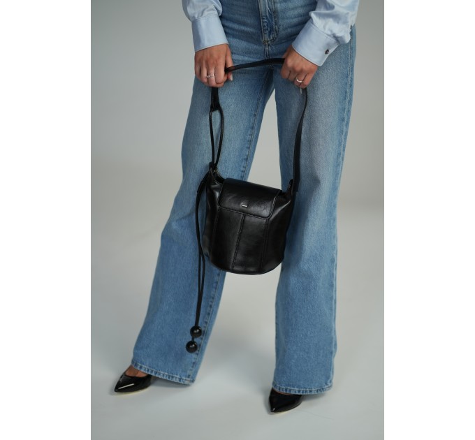 Женская сумка кросс-боди из натуральной кожи черная BAGS4LIFE 938 с завязками на ручке
