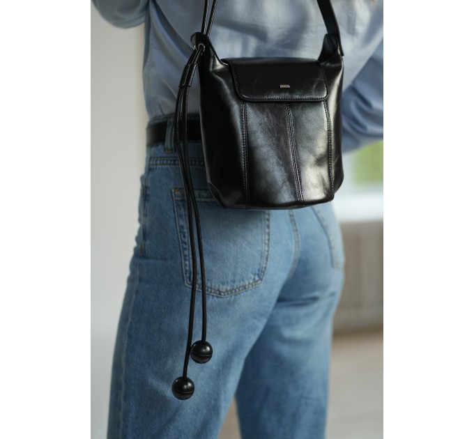 Женская сумка кросс-боди из натуральной кожи черная BAGS4LIFE 938 с завязками на ручке