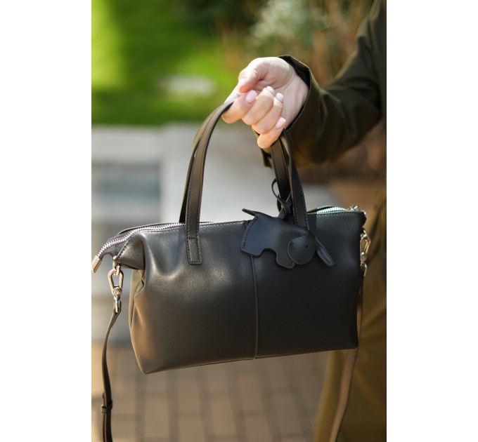 Женская сумка с натуральной кожи черная BAGS4LIFE (T) 5158 с брелком "слоненок"
