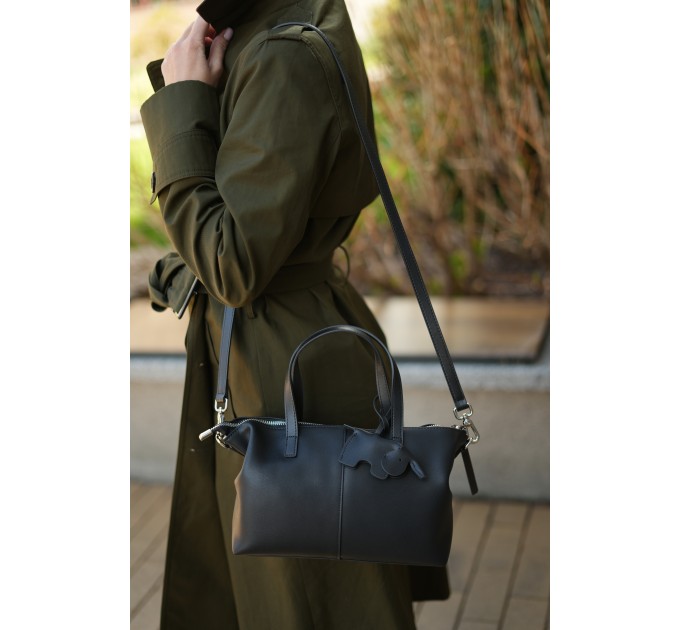 Женская сумка с натуральной кожи черная BAGS4LIFE (T) 5158 с брелком "слоненок"