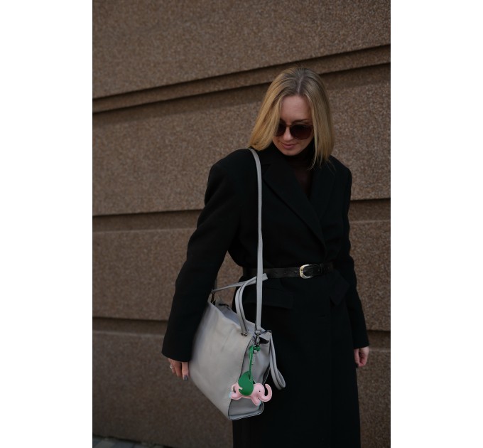 Женская сумка из натуральной кожисветло-серая BAGS4LIFE 2065 с брелоком