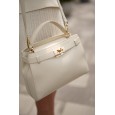 Жіноча сумка-тоут з натуральної шкіри молочна BAGS4LIFE 522 з короткою ручкою