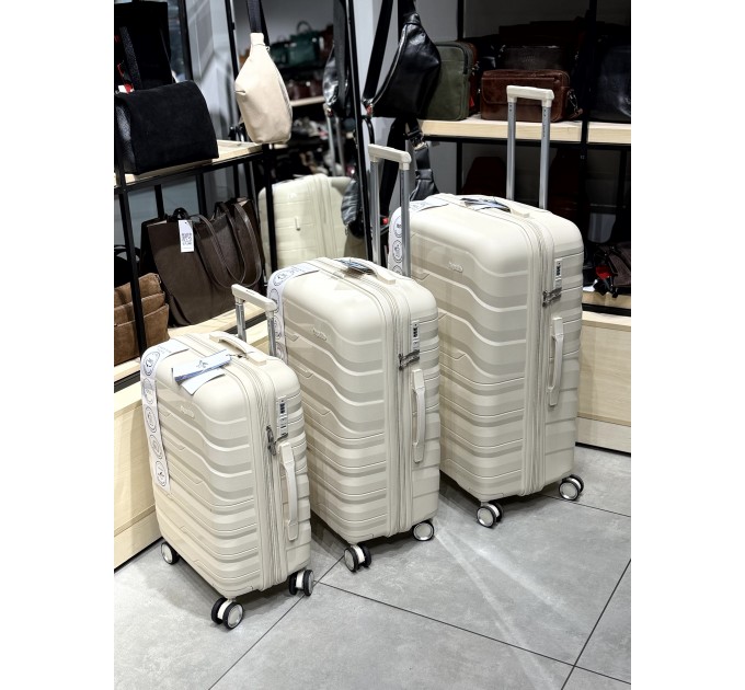 Чемодан маленький пластиковый, ручная кладь BAGS4LIFE PP 1320 кремовый