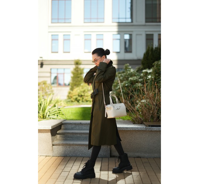 Женская сумка с натуральной кожи бело-молочная BAGS4LIFE (T) 5158 с брелком "слоненок"