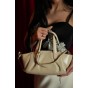 Жіноча сумка-багет з натуральної шкіри молочна BAGS4LIFE 5011 з защіпками
