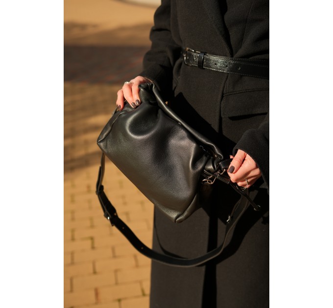 Жіноча сумка з натуральної шкіри чорна BAGS4LIFE 99-57 з затяжками