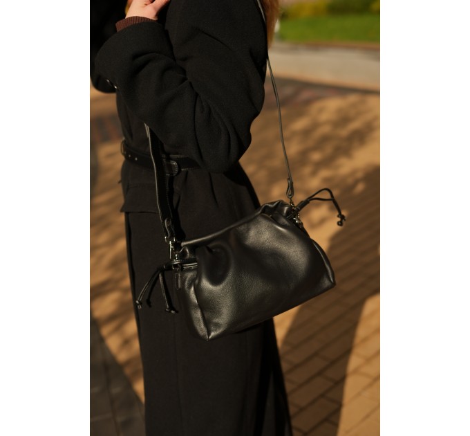 Жіноча сумка з натуральної шкіри чорна BAGS4LIFE 99-57 з затяжками