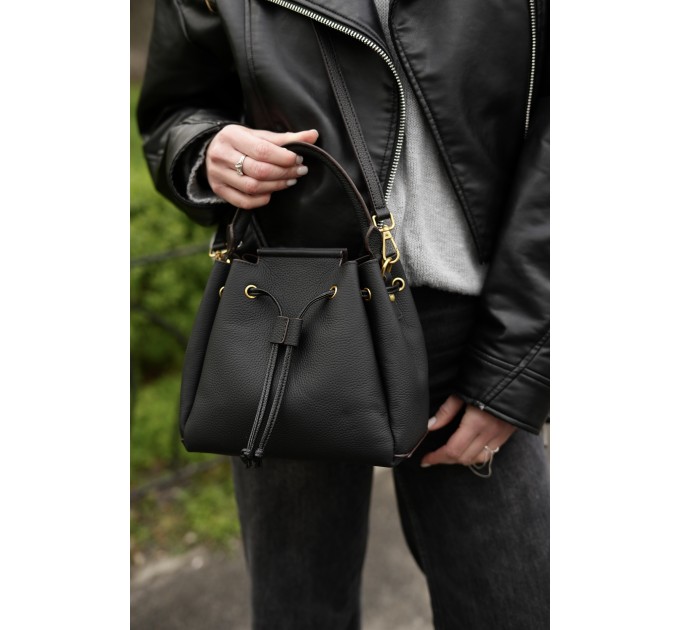 Сумка женская с натуральной кожи черная BAGS4LIFE 81899 с длинной ручкой