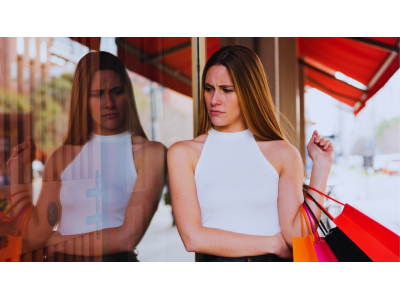 Сравнение брендовых и не брендовых кожаных сумок Сравнение брендовых и не брендовых кожаных сумок